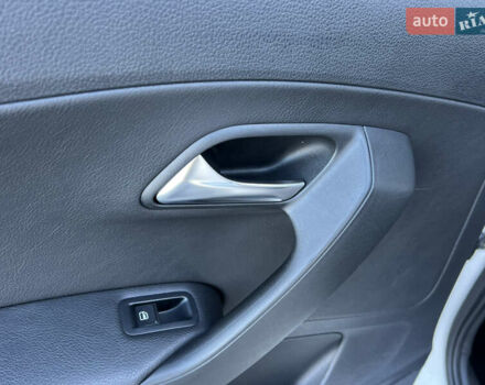 Белый Фольксваген Поло, объемом двигателя 1.4 л и пробегом 136 тыс. км за 9950 $, фото 88 на Automoto.ua