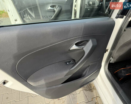 Белый Фольксваген Поло, объемом двигателя 1.39 л и пробегом 441 тыс. км за 6999 $, фото 28 на Automoto.ua