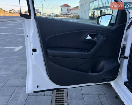 Белый Фольксваген Поло, объемом двигателя 1.4 л и пробегом 136 тыс. км за 9950 $, фото 81 на Automoto.ua