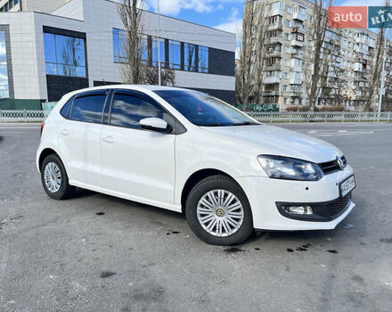 Белый Фольксваген Поло, объемом двигателя 1.4 л и пробегом 263 тыс. км за 7000 $, фото 1 на Automoto.ua