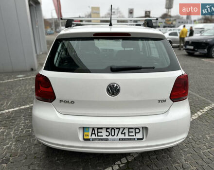 Белый Фольксваген Поло, объемом двигателя 1.2 л и пробегом 212 тыс. км за 6000 $, фото 10 на Automoto.ua