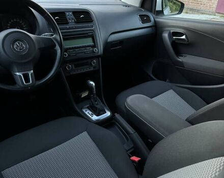 Білий Фольксваген Поло, об'ємом двигуна 1.39 л та пробігом 142 тис. км за 9000 $, фото 6 на Automoto.ua