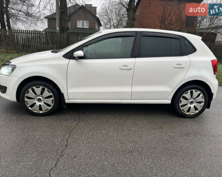 Белый Фольксваген Поло, объемом двигателя 1.6 л и пробегом 320 тыс. км за 6000 $, фото 2 на Automoto.ua