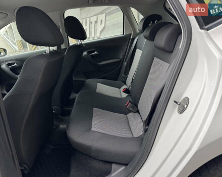 Білий Фольксваген Поло, об'ємом двигуна 1.39 л та пробігом 226 тис. км за 7350 $, фото 31 на Automoto.ua