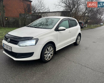 Белый Фольксваген Поло, объемом двигателя 1.6 л и пробегом 320 тыс. км за 6000 $, фото 1 на Automoto.ua