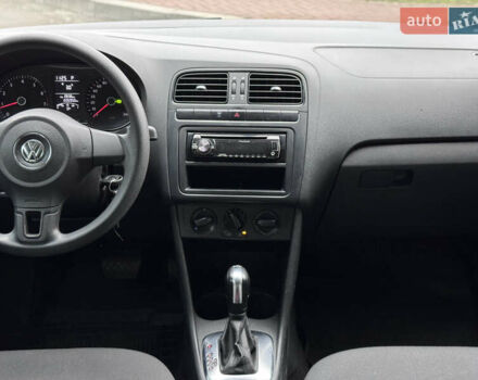 Білий Фольксваген Поло, об'ємом двигуна 1.39 л та пробігом 226 тис. км за 7350 $, фото 22 на Automoto.ua