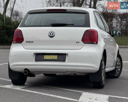 Білий Фольксваген Поло, об'ємом двигуна 1.39 л та пробігом 226 тис. км за 7350 $, фото 14 на Automoto.ua