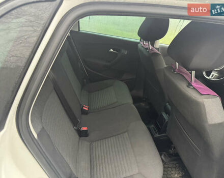 Белый Фольксваген Поло, объемом двигателя 1.6 л и пробегом 320 тыс. км за 6000 $, фото 9 на Automoto.ua