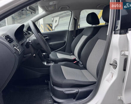 Білий Фольксваген Поло, об'ємом двигуна 1.39 л та пробігом 226 тис. км за 7350 $, фото 30 на Automoto.ua