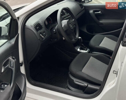 Білий Фольксваген Поло, об'ємом двигуна 1.39 л та пробігом 226 тис. км за 7350 $, фото 29 на Automoto.ua