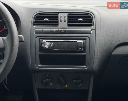 Білий Фольксваген Поло, об'ємом двигуна 1.39 л та пробігом 226 тис. км за 7350 $, фото 25 на Automoto.ua