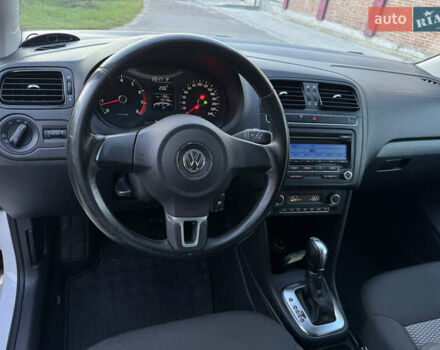 Білий Фольксваген Поло, об'ємом двигуна 1.39 л та пробігом 142 тис. км за 9000 $, фото 8 на Automoto.ua