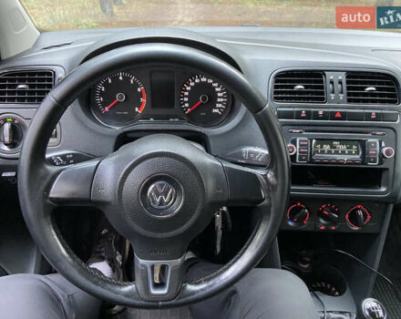 Белый Фольксваген Поло, объемом двигателя 1.2 л и пробегом 252 тыс. км за 5200 $, фото 11 на Automoto.ua