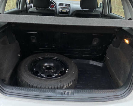 Белый Фольксваген Поло, объемом двигателя 1.2 л и пробегом 252 тыс. км за 5200 $, фото 8 на Automoto.ua