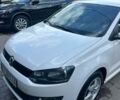 Белый Фольксваген Поло, объемом двигателя 1.2 л и пробегом 310 тыс. км за 5800 $, фото 1 на Automoto.ua