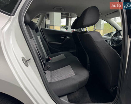 Білий Фольксваген Поло, об'ємом двигуна 1.39 л та пробігом 226 тис. км за 7350 $, фото 33 на Automoto.ua