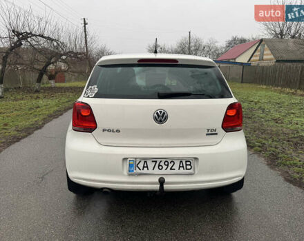 Белый Фольксваген Поло, объемом двигателя 1.6 л и пробегом 320 тыс. км за 6000 $, фото 4 на Automoto.ua