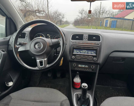 Белый Фольксваген Поло, объемом двигателя 1.6 л и пробегом 320 тыс. км за 6000 $, фото 10 на Automoto.ua