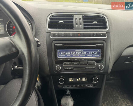 Белый Фольксваген Поло, объемом двигателя 1.6 л и пробегом 320 тыс. км за 6000 $, фото 13 на Automoto.ua