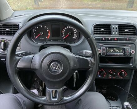 Білий Фольксваген Поло, об'ємом двигуна 1.2 л та пробігом 250 тис. км за 6200 $, фото 17 на Automoto.ua