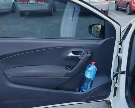 Білий Фольксваген Поло, об'ємом двигуна 1.2 л та пробігом 260 тис. км за 5500 $, фото 9 на Automoto.ua