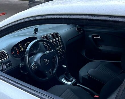 Белый Фольксваген Поло, объемом двигателя 1.2 л и пробегом 121 тыс. км за 6350 $, фото 7 на Automoto.ua