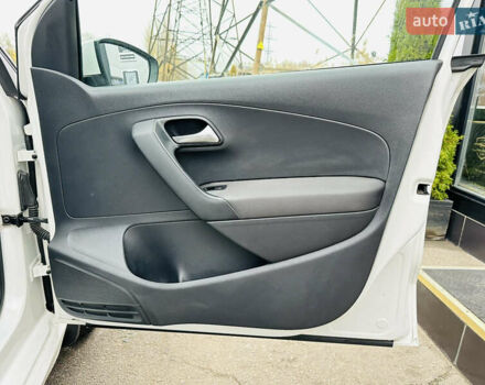 Белый Фольксваген Поло, объемом двигателя 1.4 л и пробегом 176 тыс. км за 7900 $, фото 24 на Automoto.ua