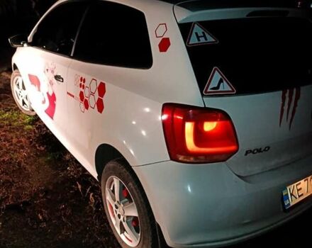 Белый Фольксваген Поло, объемом двигателя 1.2 л и пробегом 145 тыс. км за 5500 $, фото 1 на Automoto.ua