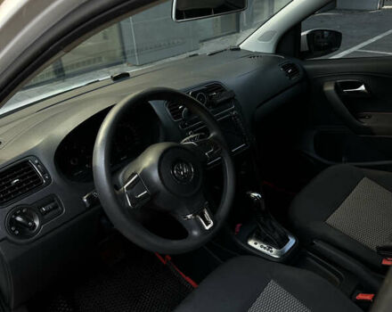 Белый Фольксваген Поло, объемом двигателя 1.39 л и пробегом 244 тыс. км за 8500 $, фото 9 на Automoto.ua