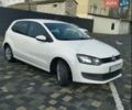 Белый Фольксваген Поло, объемом двигателя 1.2 л и пробегом 235 тыс. км за 5900 $, фото 1 на Automoto.ua