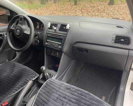 Белый Фольксваген Поло, объемом двигателя 1.2 л и пробегом 243 тыс. км за 5700 $, фото 15 на Automoto.ua