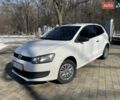 Белый Фольксваген Поло, объемом двигателя 1.2 л и пробегом 370 тыс. км за 4500 $, фото 1 на Automoto.ua