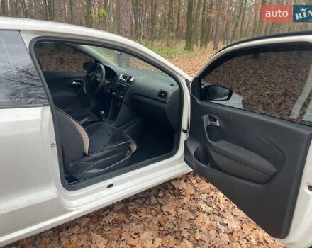 Белый Фольксваген Поло, объемом двигателя 1.2 л и пробегом 243 тыс. км за 5700 $, фото 13 на Automoto.ua