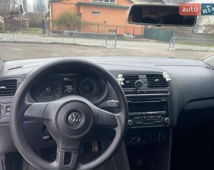 Белый Фольксваген Поло, объемом двигателя 1.2 л и пробегом 243 тыс. км за 5700 $, фото 11 на Automoto.ua