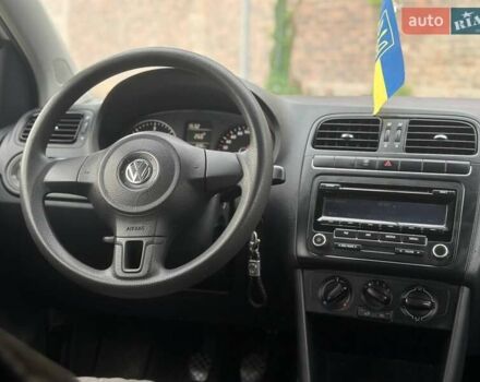 Белый Фольксваген Поло, объемом двигателя 1.2 л и пробегом 188 тыс. км за 5900 $, фото 14 на Automoto.ua