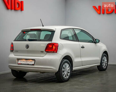 Белый Фольксваген Поло, объемом двигателя 1.2 л и пробегом 180 тыс. км за 6123 $, фото 1 на Automoto.ua