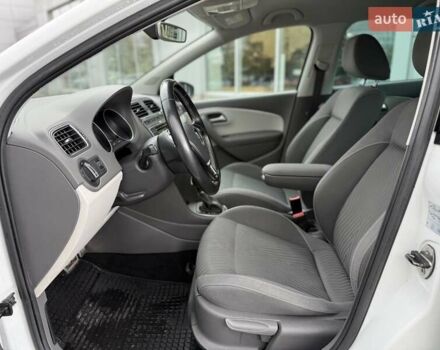 Білий Фольксваген Поло, об'ємом двигуна 1.2 л та пробігом 132 тис. км за 8300 $, фото 15 на Automoto.ua