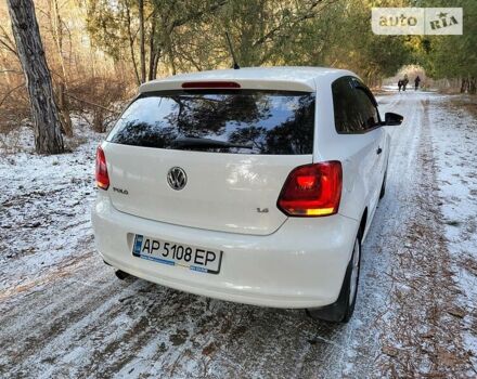 Білий Фольксваген Поло, об'ємом двигуна 1.4 л та пробігом 60 тис. км за 7000 $, фото 38 на Automoto.ua