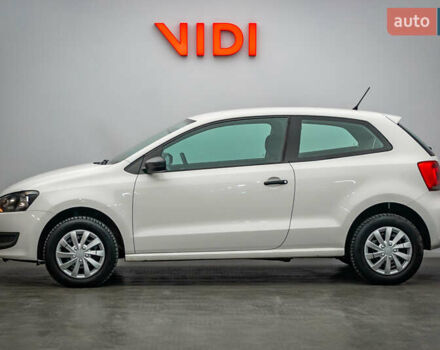 Белый Фольксваген Поло, объемом двигателя 1.2 л и пробегом 180 тыс. км за 6123 $, фото 2 на Automoto.ua