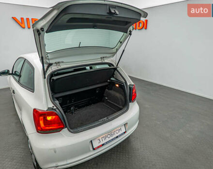 Белый Фольксваген Поло, объемом двигателя 1.2 л и пробегом 180 тыс. км за 6123 $, фото 6 на Automoto.ua