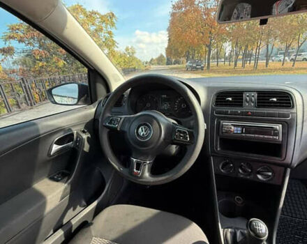 Білий Фольксваген Поло, об'ємом двигуна 1.2 л та пробігом 265 тис. км за 6100 $, фото 8 на Automoto.ua