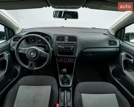 Белый Фольксваген Поло, объемом двигателя 1.2 л и пробегом 180 тыс. км за 6123 $, фото 9 на Automoto.ua