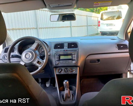 Белый Фольксваген Поло, объемом двигателя 1.2 л и пробегом 259 тыс. км за 5200 $, фото 9 на Automoto.ua