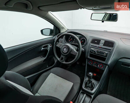 Белый Фольксваген Поло, объемом двигателя 1.2 л и пробегом 180 тыс. км за 6123 $, фото 10 на Automoto.ua