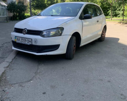 Белый Фольксваген Поло, объемом двигателя 1.2 л и пробегом 350 тыс. км за 4900 $, фото 4 на Automoto.ua