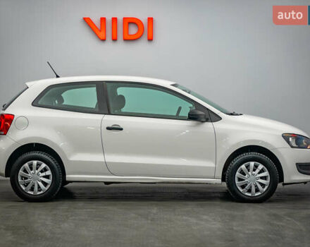 Белый Фольксваген Поло, объемом двигателя 1.2 л и пробегом 180 тыс. км за 6123 $, фото 3 на Automoto.ua
