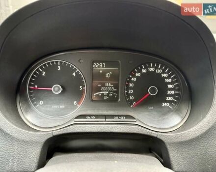 Белый Фольксваген Поло, объемом двигателя 1.2 л и пробегом 268 тыс. км за 6300 $, фото 13 на Automoto.ua