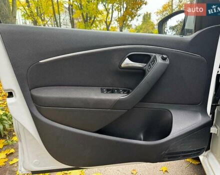 Белый Фольксваген Поло, объемом двигателя 1.2 л и пробегом 238 тыс. км за 9490 $, фото 9 на Automoto.ua