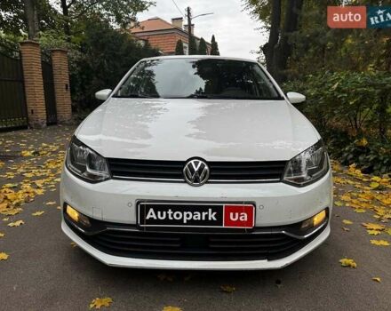 Белый Фольксваген Поло, объемом двигателя 1.2 л и пробегом 238 тыс. км за 9490 $, фото 3 на Automoto.ua