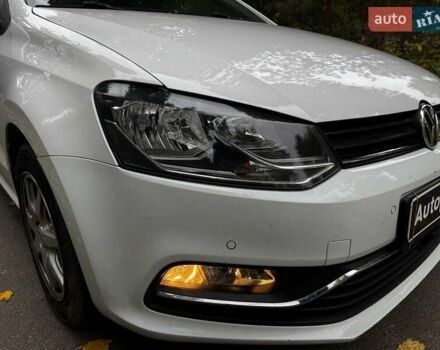 Белый Фольксваген Поло, объемом двигателя 1.2 л и пробегом 238 тыс. км за 9490 $, фото 1 на Automoto.ua